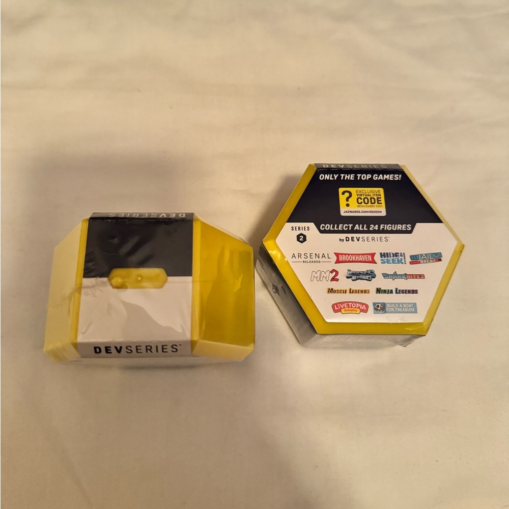 Roblox Dev Series Blind Box - 2 pack - NIB